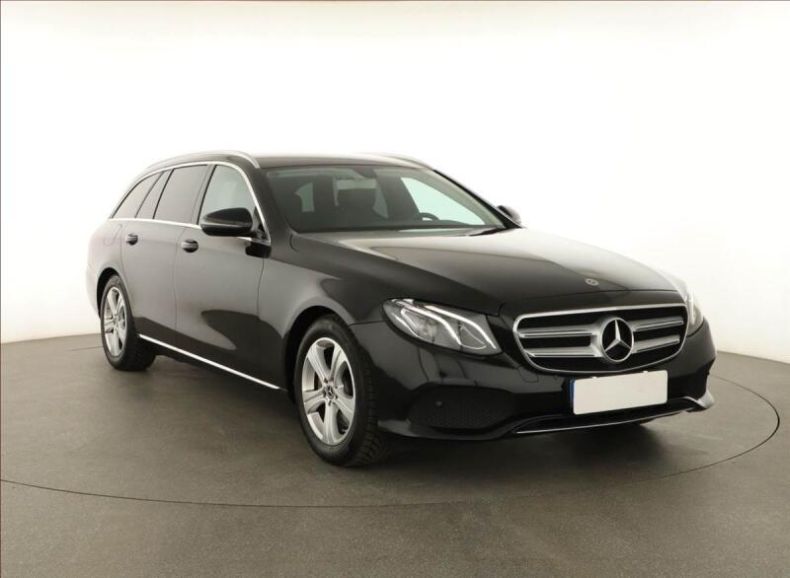 Mercedes Třída E - hlavní foto