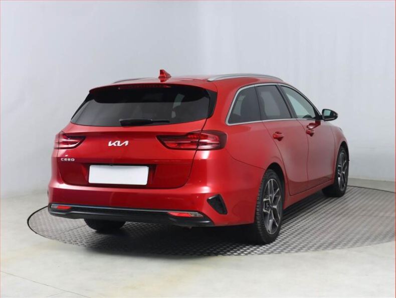 Kia Cee'd - hlavní fotka