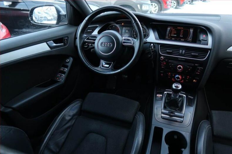 Audi A4 - hlavní fotka
