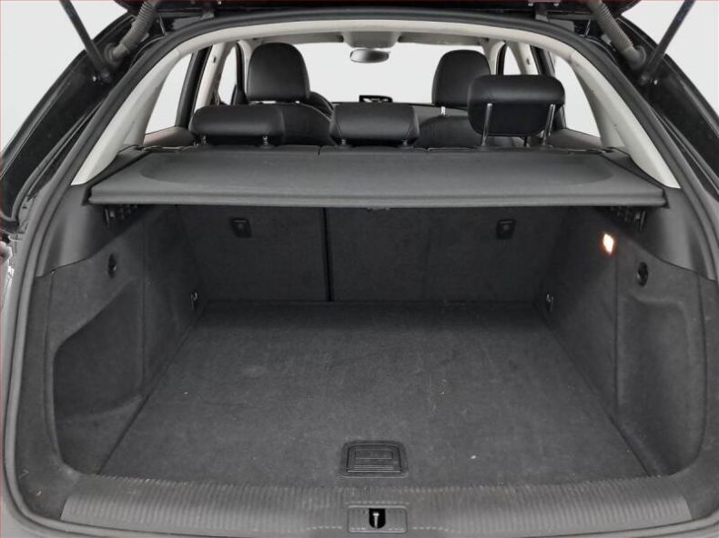 Audi Q3 - hlavní fotka