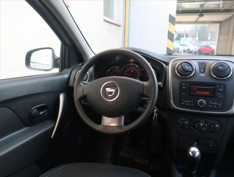 Dacia Logan - hlavní foto