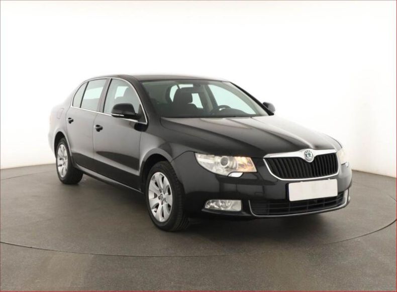Škoda Superb - hlavní foto