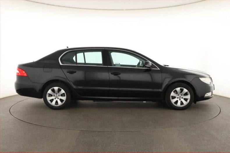 Škoda Superb - hlavní fotka