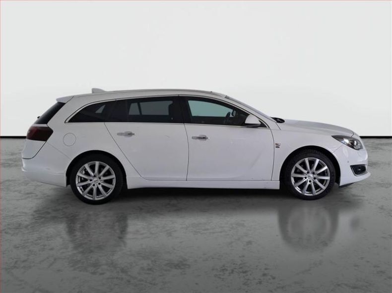 Opel Insignia - hlavní fotka