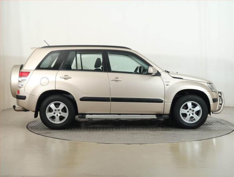 Suzuki Grand Vitara - hlavní fotka