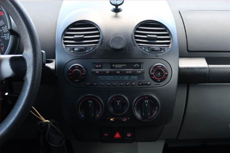 Volkswagen New Beetle - hlavní fotka