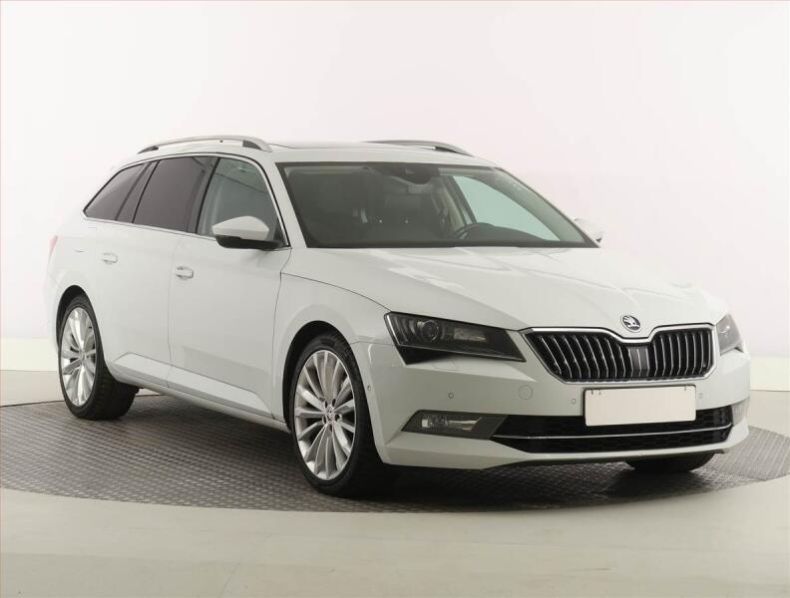 Škoda Superb - hlavní foto