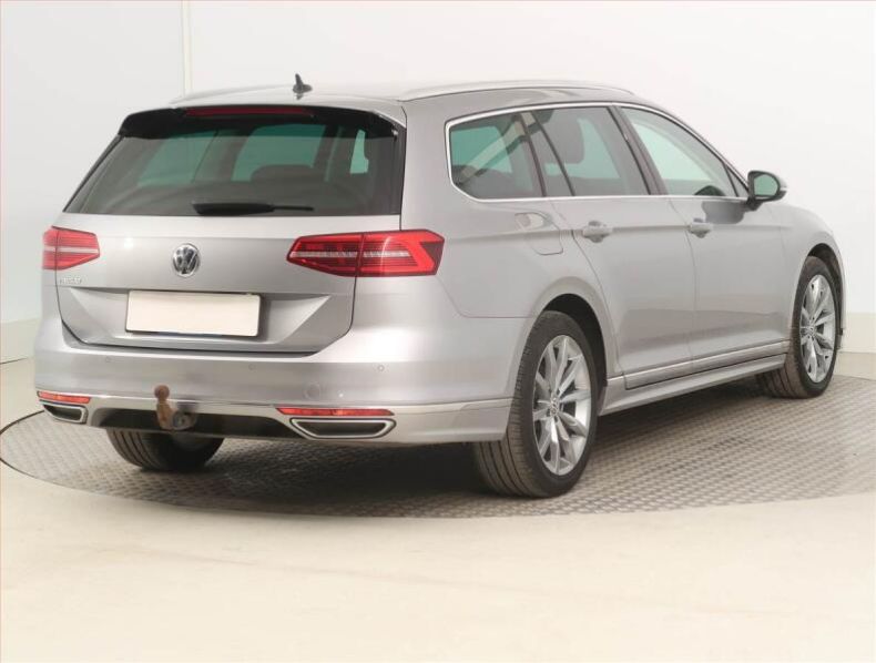 Volkswagen Passat - hlavní fotka