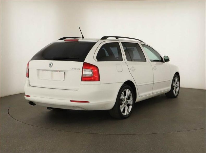 Škoda Octavia - hlavní fotka