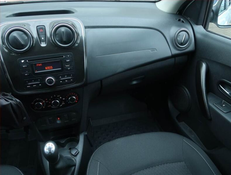 Dacia Logan - hlavní fotka