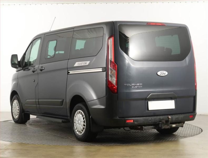 Ford Tourneo - hlavní fotka
