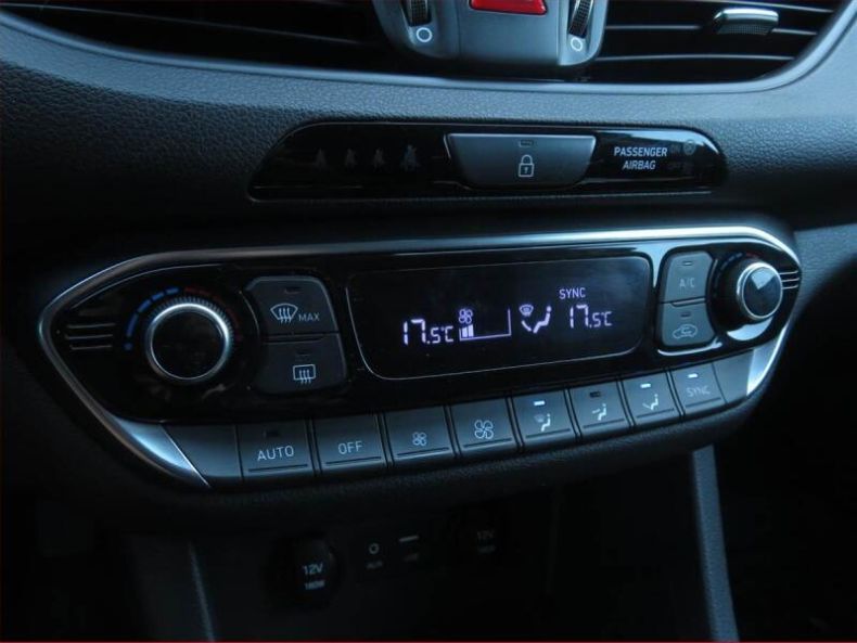 Hyundai i30 - hlavní fotka