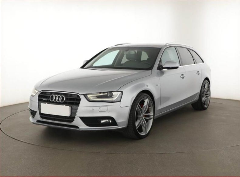Audi A4 - hlavní fotka