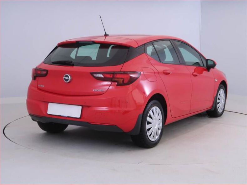 Opel Astra - hlavní fotka