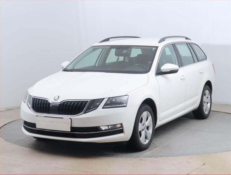 Škoda Octavia - hlavní fotka