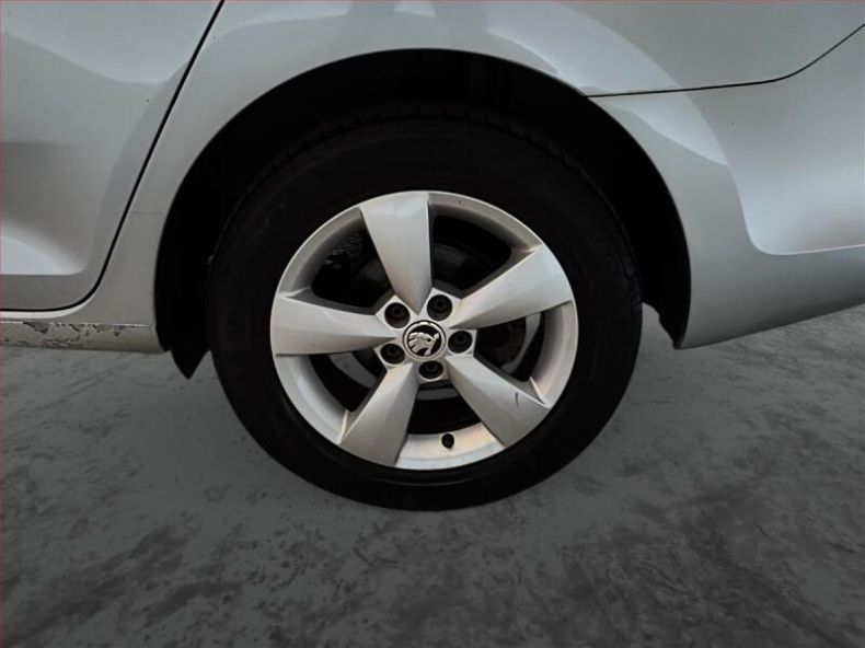Škoda Rapid - hlavní fotka