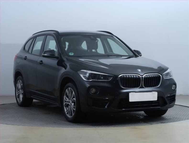 BMW X1 - hlavní foto