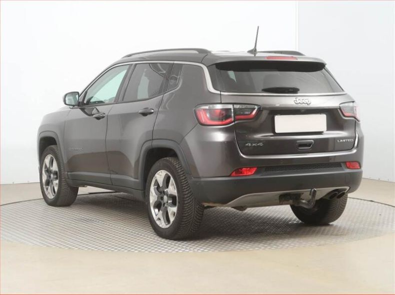 Jeep Compass - hlavní fotka