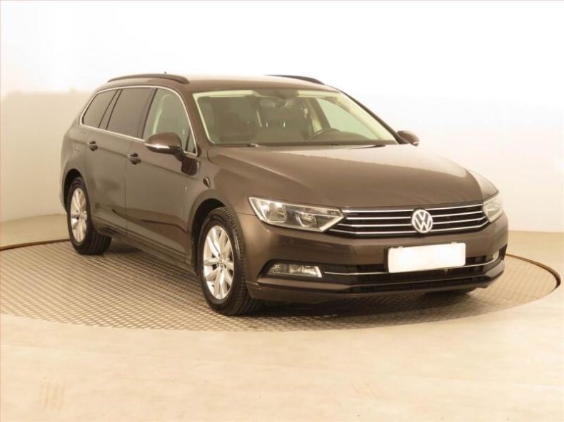 Volkswagen Passat - hlavní foto