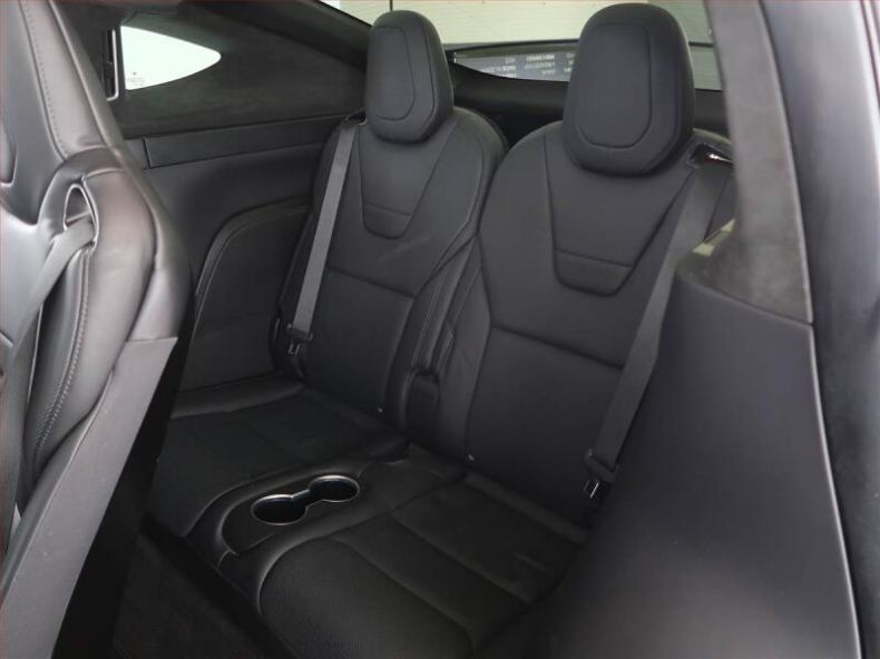 Tesla Model X - hlavní fotka