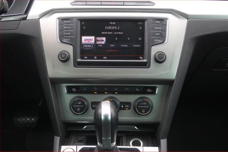Volkswagen Passat - hlavní fotka