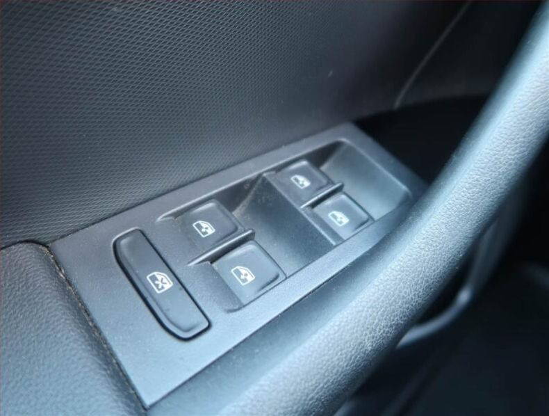 Škoda Rapid - hlavní fotka