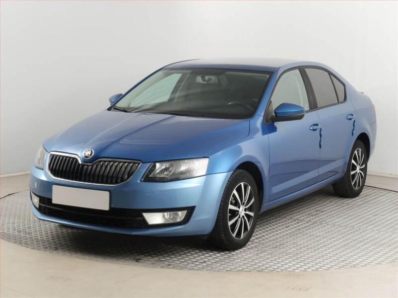Škoda Octavia - hlavní fotka