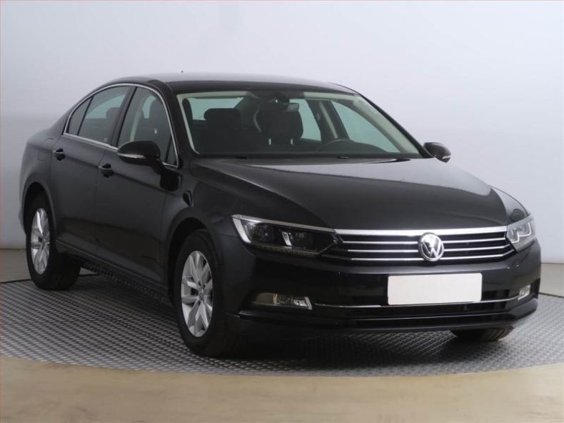 Volkswagen Passat - hlavní foto