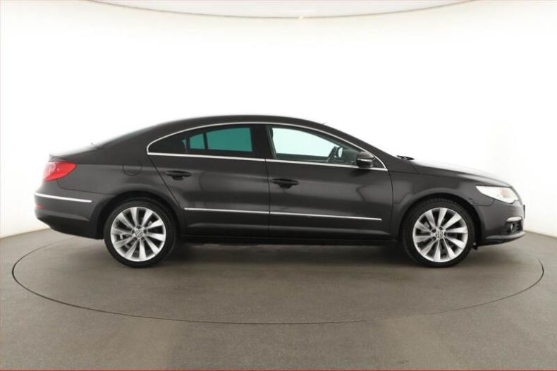 Volkswagen Passat - hlavní fotka