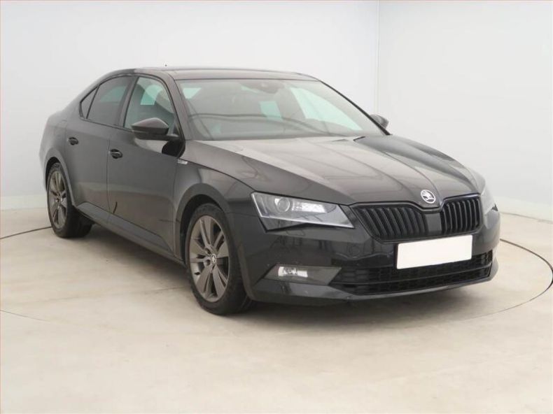 Škoda Superb - hlavní foto