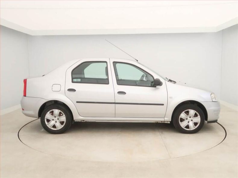 Dacia Logan - hlavní fotka