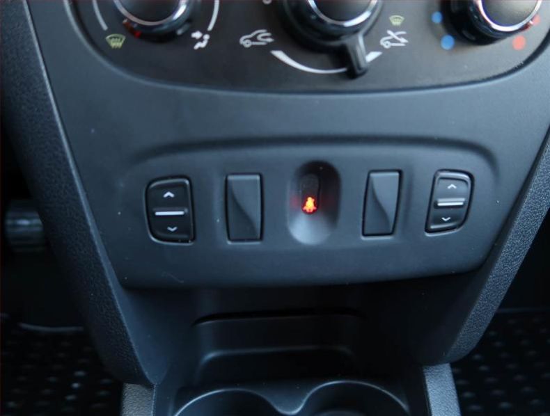 Dacia Sandero - hlavní fotka