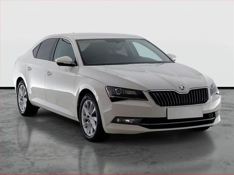 Škoda Superb - hlavní foto