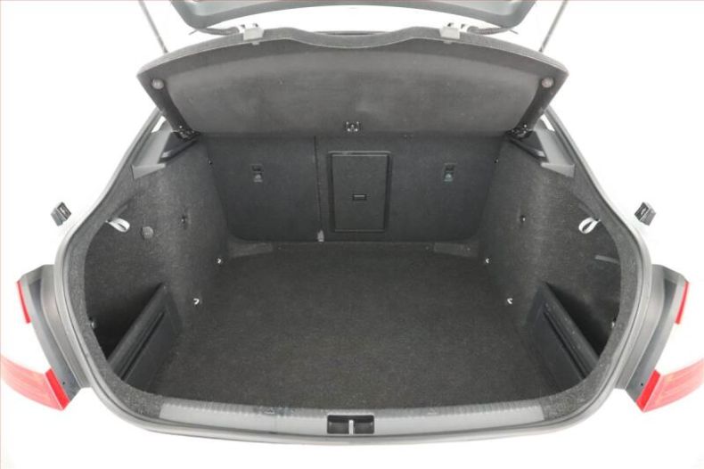 Škoda Octavia - hlavní fotka