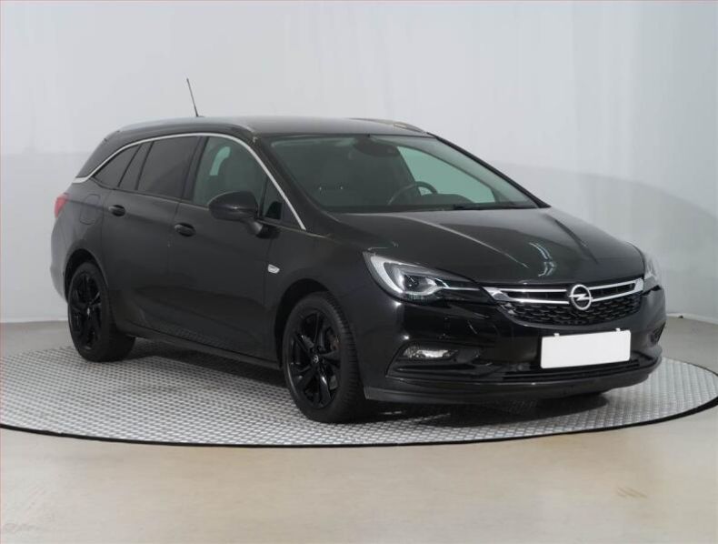 Opel Astra - hlavní foto