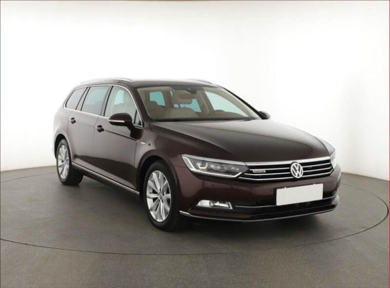 Volkswagen Passat - hlavní foto