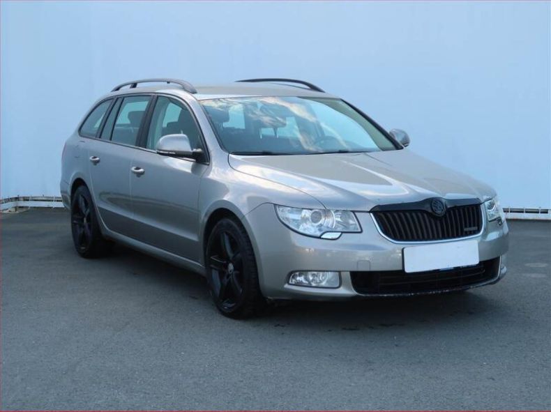 Škoda Superb - hlavní foto