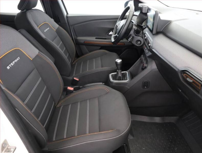 Dacia Sandero - hlavní fotka