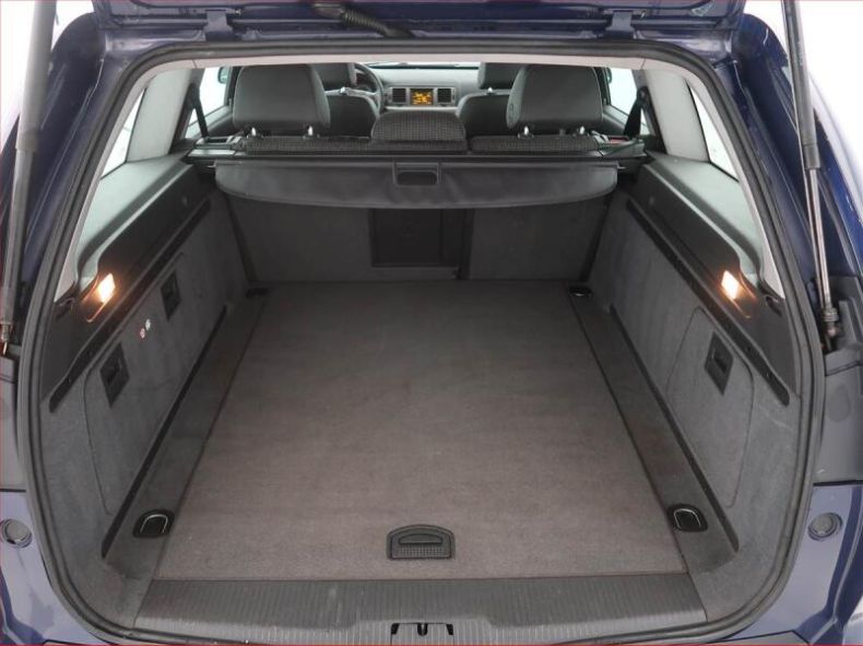 Opel Vectra - hlavní fotka