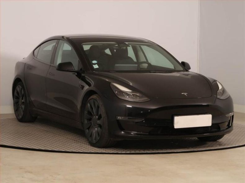 Tesla Model 3 - hlavní fotka inzerátu