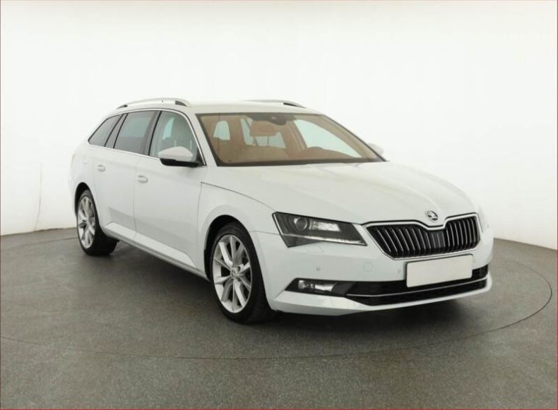 Škoda Superb - hlavní foto