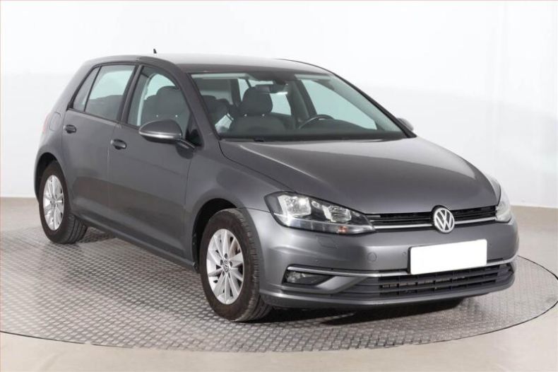 Volkswagen Golf - hlavní foto