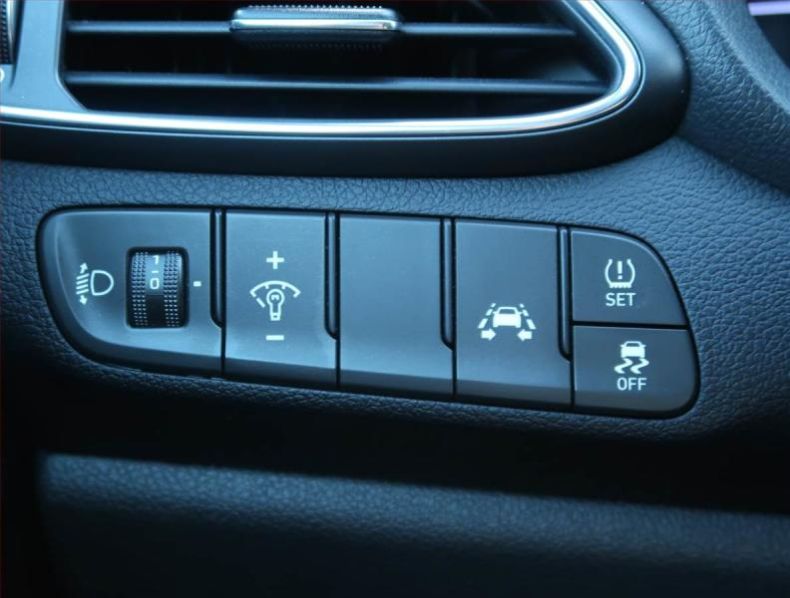 Hyundai i30 - hlavní fotka