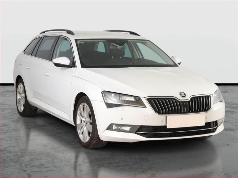 Škoda Superb - hlavní foto