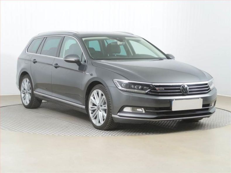 Volkswagen Passat - hlavní foto