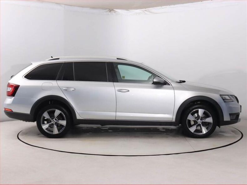 Škoda Octavia - hlavní fotka
