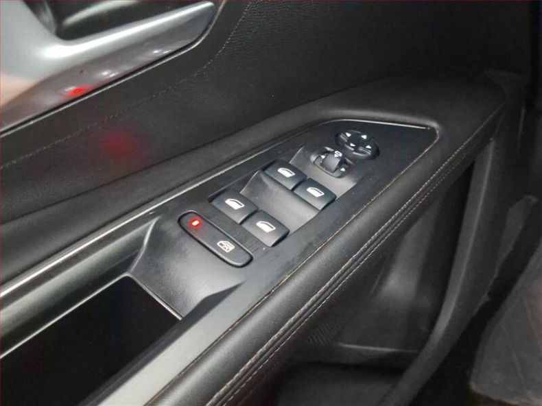 Peugeot 5008 - hlavní fotka