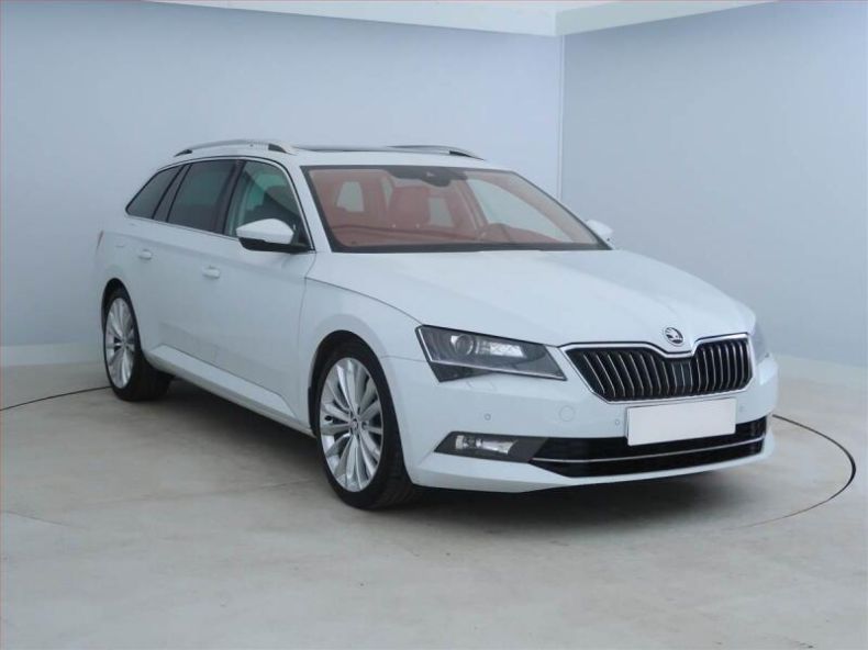 Škoda Superb - hlavní fotka