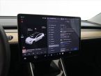 Tesla Model 3 - fotka číslo 24