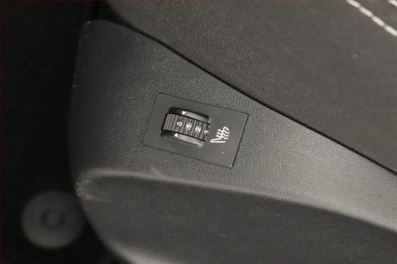 Peugeot 208 - hlavní fotka